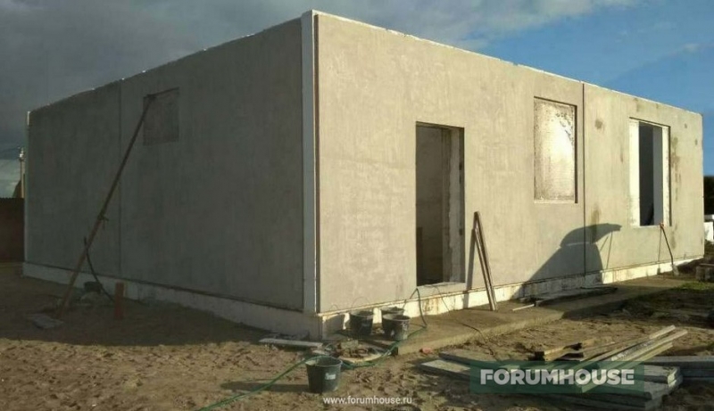 Ровный фундамент, ровные стены: строительство дома из самодельных ЖБ-панелей по технологии Tilt-Up