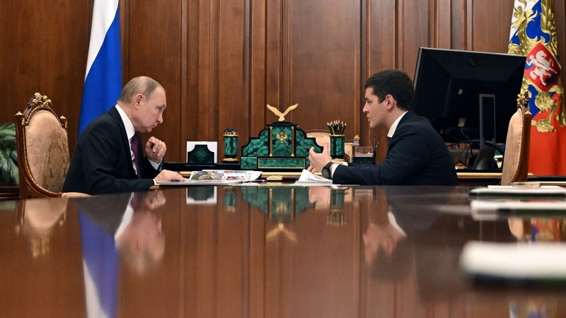Путин попросил Артюхова уделить внимание обманутым дольщикам в ЯНАО