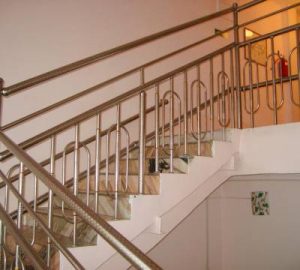 Лестница: необходимый элемент многих частных домов