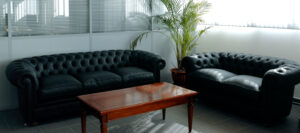 Офисные диваны: советы по выбору мягкой мебели