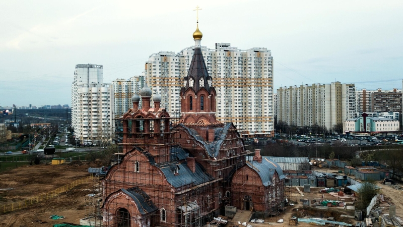 Ресин: мигранты наравне с россиянами строят православные храмы Москвы