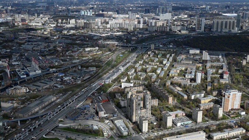 Собянин осмотрел ход строительства участка дублера Калужского шоссе